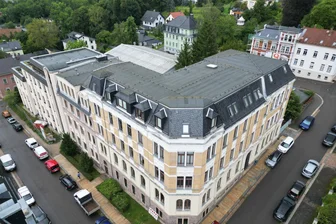 Berufliches Schulzentrum Werdau im Wandel: Sanierung bringt moderne Technik und mehr Barrierefreiheit - Im Beruflichen Schulzentrum an der Werdauer Schloßstraße sind die Handwerker zugange.