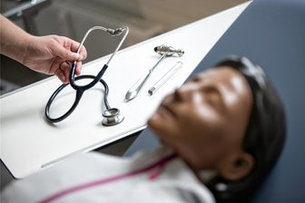 Berufsakademie in Plauen veranstaltet Studieninformationstag - Beim Tag der offenen Tür in der Plauener Berufsakademie gibt es auch Infos zum Studiengang Physician Assistant, dem Arztassistenten.