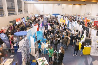 Messe Besucher Ausbildung Schule Studium Menschen Aussteller Angebot Schüler Firmen