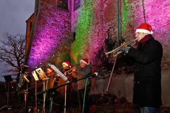 Besinnliches zum vierten Advent - Lichtensteiner Bläserquintett tritt am Schlossberg in Lichtenstein auf.