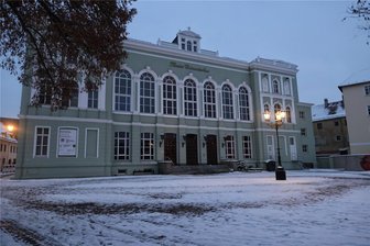 Besonderer Abend im Theater Crimmitschau: Schauspieler mit Hommage auf Rio Reiser - Im Theater Crimmitschau findet am 10. Februar unter dem Titel „Irrlichter“ eine musikalische Lesung zu Sänger Rio Reiser statt.
