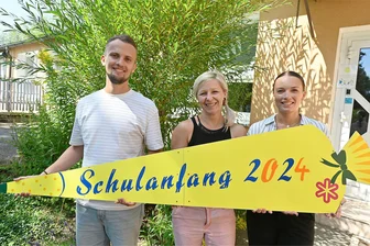 Besonderer Schulanfang an Sachsens kleinster Grundschule in Bad Brambach - Tim Hellinger, Tina Schreiner (rechts) und Stephanie Geipel sind die neuen Lehrkräfte in der Grundschule Bad Brambach.