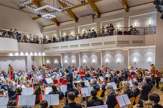 Besonderes Konzert im Erzgebirge: Hier können Kinder selbst Instrumente spielen - Das Interesse von Kindern und Eltern war bei dem Konzert im Vorjahr sehr groß.