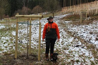 Besonderes Meisterprojekt im Vogtland: Sie hauchte einer Streuobstwiese wieder Leben ein - Lisa-Marie Gräser hat im Revier Bad Elster eine Streuobstwiese renaturiert.