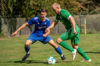 Besser als Bayerns Harry Kane: Mittelsächsischer Torgarant möchte im Kreispokal erneut treffen - Julius Kablitz (r.), hier im Spiel gegen die SpG Neuhausen/Cämmerswalde/Deutschneudorf, spielt seit seinem 6. Lebensjahr in Hetzdorf.
