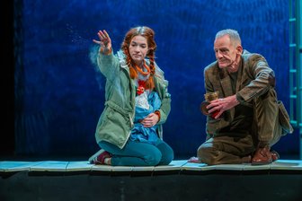 Bestseller „Marianengraben“ erstmals im Freiberger Theater auf der Bühne -
