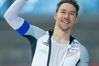 Bestzeiten lassen Vogtländer jubeln - Die Siegerfaust zeigt es: Michael Roth war mit seinen Auftritten am Wochenende im U-23-Weltcup zufrieden. 