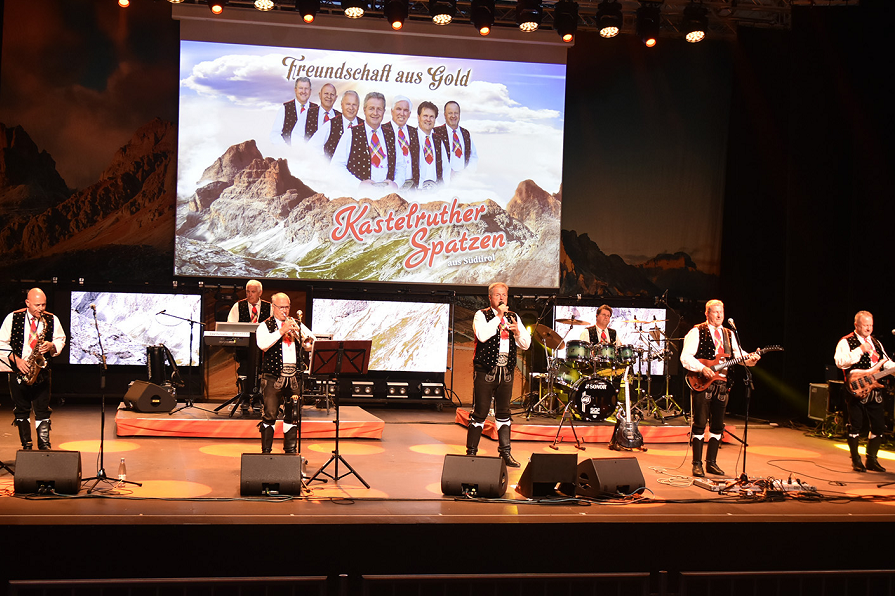 Besuch aus Südtirol: So war das Konzert der Kastelruther Spatzen in Bad Elster - Die Kastelruther Spatzen bei ihrem Auftritt in Bad Elster.