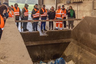 Besuch im Erzgebirge: Erfahrungsaustausch zwischen Sperrmüll und Bioabfall - Gäste aus der Ukraine haben in dieser Woche unter anderem den Wertstoffhof Himmlisch Heer in Annaberg-Buchholz besucht. Er war aber nur eine Station ihres einwöchigen Besuchs.