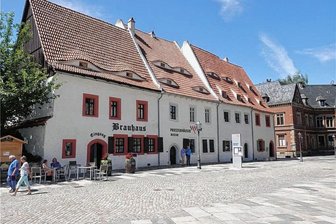 Besucher des Lesecafés der Volkssolidarität in Werdau können an einer Führung in den Zwickauer Priesterhäusern teilnehmen - Das Lesecafé der Volkssolidarität in Werdau besucht die Priesterhäuser in Zwickau.