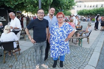 Besucherrekord beim Tango- und Weinabend in Schneeberg - Freuten sich über einen vollen Fürstenplatz: Denny Helmer, Nils Bergauer und Gabriele Horn (von links).