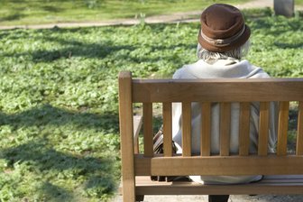 Betrug ohne Beweise: Wie eine Seniorin aus dem Vogtland viel Geld verliert - Irmgard Müller ging einem Betrüger ins Netz. Auch die Polizei konnte ihr nicht helfen.