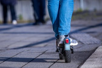 Betrunken auf E-Roller: Mann aus Limbach-Oberfrohna droht ein Jahr Führerscheinentzug - Auch beim Fahren eines E-Rollers darf man nicht betrunken sein.