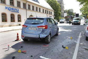 Betrunken Unfall mit drei Verletzten verursacht - Die 54-jährige Unfallverursacherin hatte 1,5 Promille intus.