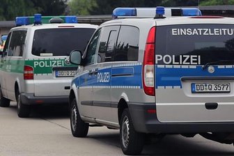 Betrunkener fährt gegen Wohnhaus - Fahrer schwer verletzt - 