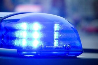 Betrunkener fährt in Straßengraben - 