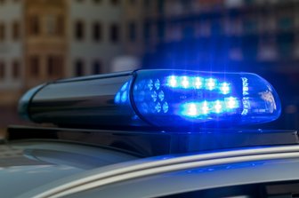 Betrunkener verursacht Unfall und flüchtet - Symbolbild