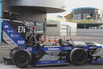 Bewährungsprobe für Rennwagen-Team - Mit dem "RT14evo" trat das Racetec-Team der TU Bergakademie Freiberg vergangene Woche in den Niederlanden an. Bei der Formula Student in Assen sammelten die Studenten wertvolle Erfahrungen. 