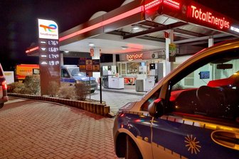Bewaffneter Mann überfällt Chemnitzer Tankstelle - 