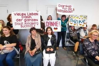 Bewegender Moment im Annaberger Stadtrat - Bewegendes Dankeschön der ukrainischen Flüchtlinge in der Sitzung des Annaberg-Buchholzer Stadtrates. 