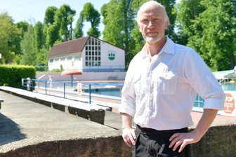Bewerber spürt große Energie in der Dorfgemeinschaft - Axel Silbermann im Reinsberger Badepark. 