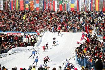 Bewerbung für Nordische Ski-WM 2031: Oberstdorf erhält im Wettstreit mit Sachsen den Zuschlag - Bei der vorletzten WM in Oberstdorf 2005 strömten Zuschauermassen ins Langlaufstadion und an die Schattenbergschanze. Das soll sich nach der Corona-WM 2021 ohne Fans zehn Jahre später im Allgäuer Wintersportmekka wiederholen.
