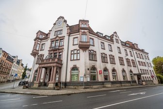 Bewerbungsfrist für OB-Wahl im Erzgebirge abgelaufen: Diese Kandidaten sind im Rennen - Wer zieht als neuer Oberbürgermeister ins Rathaus von Aue?