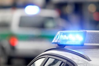 Bewohner schlägt mit Gummihammer auf Security-Mitarbeiter ein -