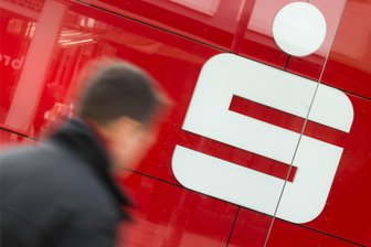 BGH-Urteil: Ostsächsische Sparkasse muss Sparern Zinsen nachzahlen - Die Ostsächsische Sparkasse ist mit einer Bilanzsumme von 16,1 Milliarden Euro die größte Sparkasse in Ostdeutschland. Foto: Julian Stratenschulte/dpa