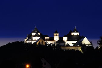 Bienen, Taschenlampen und Videos: Vier Tipps für die Woche in Mittelsachsen - Schloss Augustusburg lädt zu einer Führung unter Taschenlampenlicht ein.