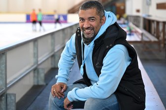 Bier im Rucksack und Fusseln am Handtuch: Diese Olympia-Momente vergaß Eiskunstlauf-Weltmeister Robin Szolkowy nie - Im Jutta-Müller-Eissportzentrum im Chemnitzer Küchwald trainiert der fünffache Weltmeister Robin Szolkowy derzeit 11 bis 13 Jahre alte Eiskunstläuferinnen.