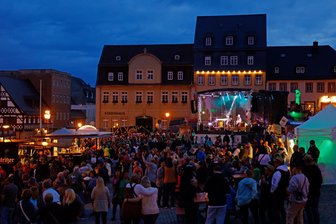 Biergarten und Ü-35-Musik: Die Altmarktparty zum MotoGP in Hohenstein-Ernstthal - An der „Kalten Hedwig“ (rechts) wird zur Altmarkt-Party ein kleiner Biergarten aufgebaut.