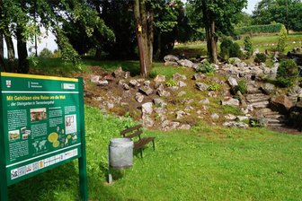 Big Brother im Brutkasten: Verein im Vogtland gewinnt Geld für besonderes Projekt - Der Steingarten in Tannenbergsthal bekommt bis 2025 eine neue Attraktion.