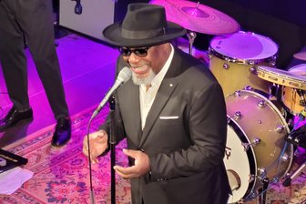 Big Daddy Wilson in Lichtentanne: Blues der zu atmen scheint - Big Daddy Wilson: kraftvolle Stimme, markante Erscheinung.