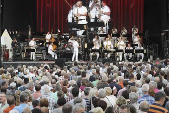 Bigband der Bundeswehr kommt erneut zu Benefizkonzert nach Plauen - Bisher gastierte die Bigband der Bundeswehr neunmal in Plauen und begeisterte stets das Publikum - hier zuletzt 2019.