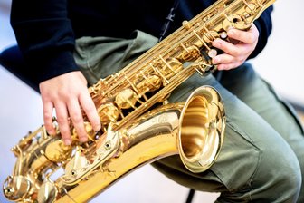 Bigband-Sound im Plauener Malzhaus-Biergarten -