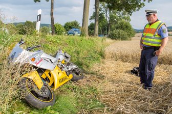 Biker bei Unfall zwischen Crottendorf und Oberscheibe schwer verletzt - Bei einem Unfall auf der S258 zwischen Crottendorf und Scheibenberg ist am Sonntagnachmiitag ein Biker schwer verletzt worden.