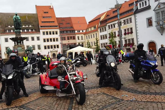 Biker sammeln Geld für Krebspatienten -