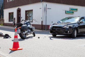 Biker schwer verletzt - 