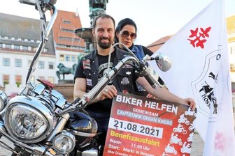 Biker trommeln für Krebshilfe in Freiberg - Kati Hofmann von den Motorradfreunden Nossen und Kenneth Hädecke für den Verein "Rock um zu helfen" organisieren das Benefiz-Biker-Treffen auf dem Freiberger Obermarkt.