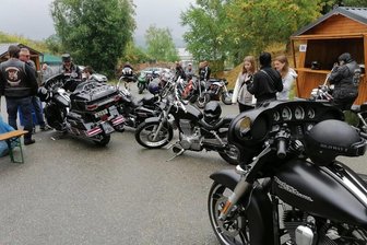 Bikertreffen mit den „Last Heros“ im Erzgebirge - Maschinen wie diese im vorigen Jahr ziehen sicher auch am Wochenende in Elterlein wieder Blicke auf sich.