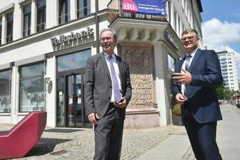 Bilanz der Volksbank Chemnitz: „Es braucht Zuversicht bei den Menschen“ - Vorstandsvorsitzender der Volksbank, Gunnar Bertram (links) und Vorstandsmitglied Gerd Koschmieder.
