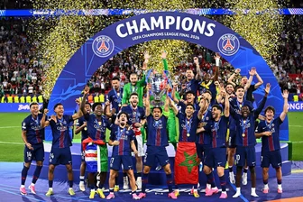 Bilder des Tages vom 30.05.2026 - Die Mannschaft von Paris Saint-Germain feiert.
