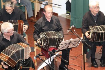 Bilderausverkauf, Bandonionfestival, Konzerte und Bücherherbst – Das wird am Wochenende in Aue und Schwarzenberg geboten - Die Musiker des argentinischen Ensembles Sueno de Bandoneon begeisterten bereits in der Vergangenheit das Publikum in Carlsfeld. Zum 30. Bandonionfestival am Wochenende sind sie wieder dabei.