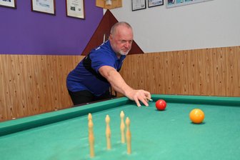 Billardkegeln: Jungspund der Veilchen überzeugt mit deutlicher Steigerung - Ralf Martin ist der Topspieler der Veilchen. Doch auch ein Jungspund macht von sich reden.