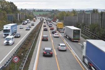 Binnen acht Stunden: 2145 Raser geblitzt, 426 Fahrverbote - Die Baustelle an der A4- Hier gilt Tempo 60.