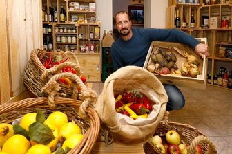 Bioläden wünschen sich mehr regionale Zulieferer - Die Nachfrage nach selbst angebautem Gemüse ist in Michael Pöschmanns Laden gestiegen.