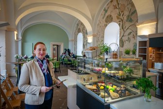 Bistro im Schloss Augustusburg: „Manche Gäste kommen nur zum Kaffeetrinken zu uns“ - Das Café Anna hat Bistro-Charakter und 40 Plätze im Innenbereich. Geschäftsführerin Patrizia Meyn hatte das Konzept dafür an den Start gebracht.