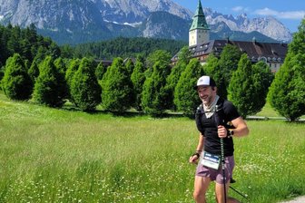 Bittere Pille für Ultra-Läufer: Gebürtiger Erzgebirger fällt für Monate aus - Beim Zugspitz-Ultratrail verlor Christoph Pawlowsky trotz aller Strapazen nie die gute Laune. Jetzt erlitt er eine schwere Verletzung.