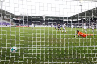Bitterer Ausgleich in der Nachspielzeit: Aue und Heidenheim trennen sich unentschieden - Cebio Soukou (19) erzielt für die Auer den Treffer zum 1:0.